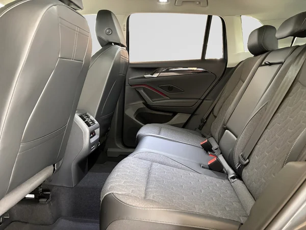 VOLKSWAGEN Tiguan (2026) — foto 10 van 24