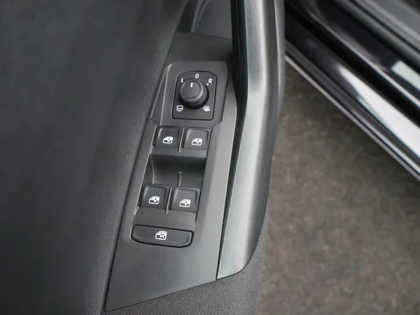VOLKSWAGEN Polo (2024) — foto 4 van 29
