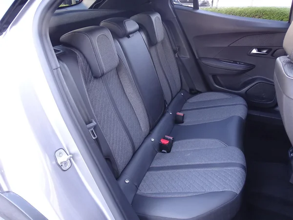 Peugeot 2008 (2025) — foto 7 van 21