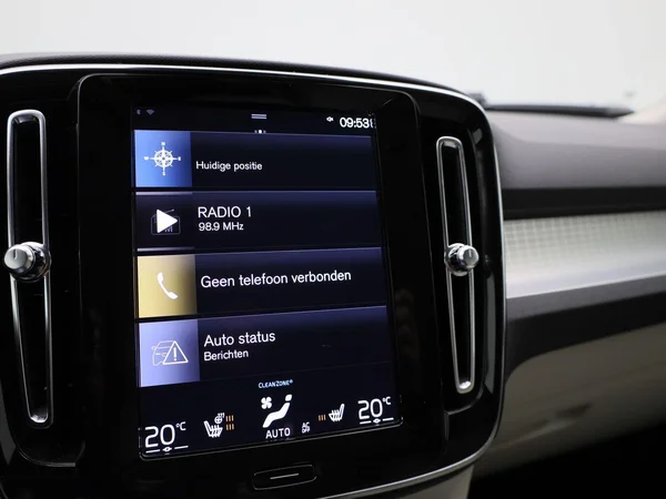 Volvo XC40 (2022) — foto 11 van 44