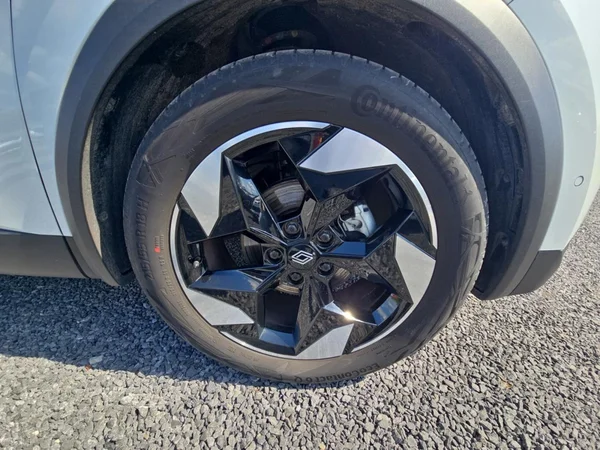 RENAULT Captur (2025) — foto 17 van 24