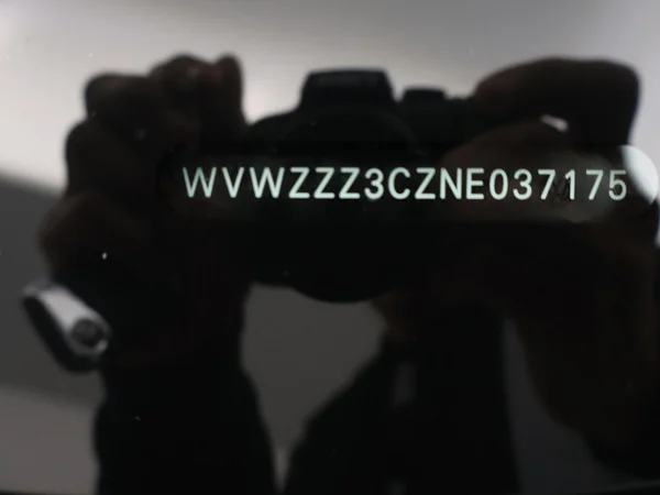 VOLKSWAGEN Passat Variant GTE (2022) — foto 24 van 30