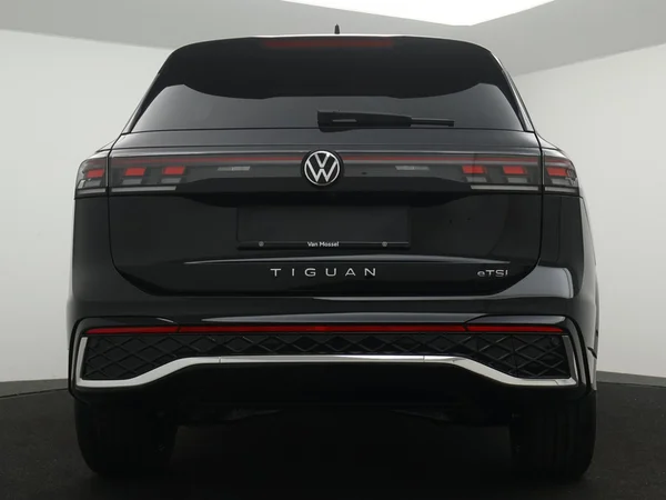 VOLKSWAGEN Tiguan (2026) — foto 19 van 24