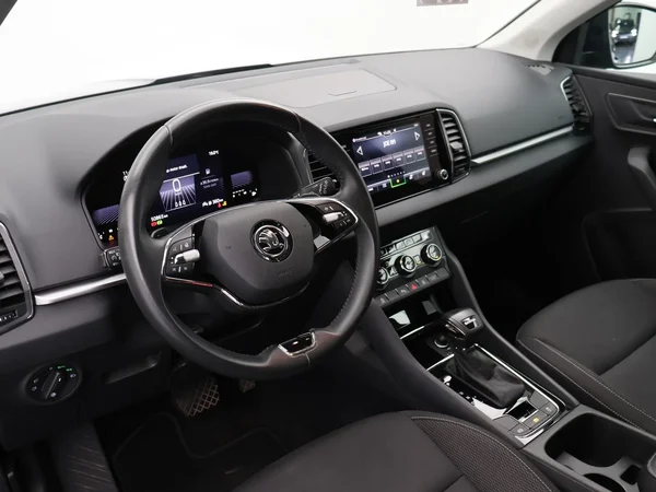 Škoda Karoq (2023) — foto 7 van 24