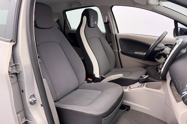 Renault Zoe (2017) — foto 16 van 47