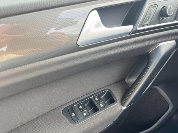 VOLKSWAGEN Golf Sportsvan (2018) — foto 6 van 22