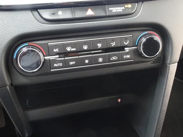 Kia cee'd (2024) — foto 11 van 23