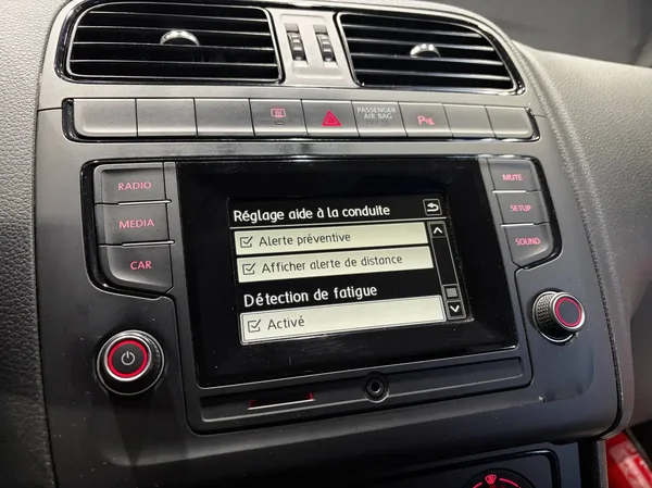 Volkswagen Polo (2016) — foto 4 van 22