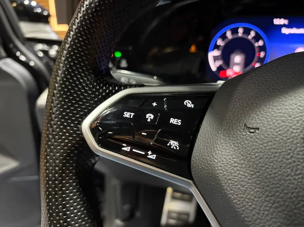 Volkswagen Golf (2022) — foto 3 van 29
