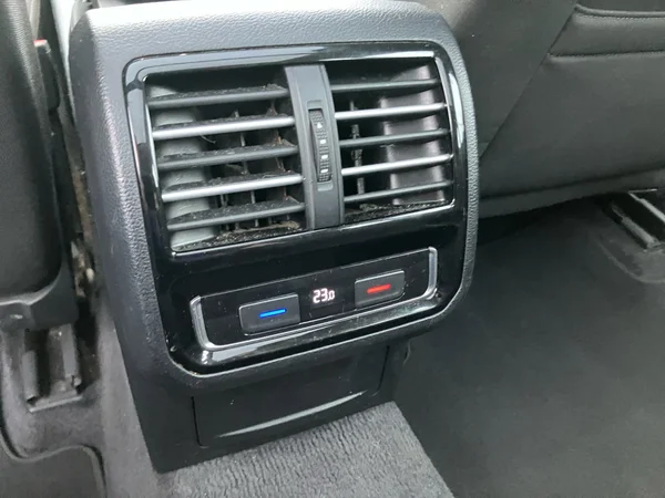 VOLKSWAGEN Passat SW (2015) — foto 5 van 23