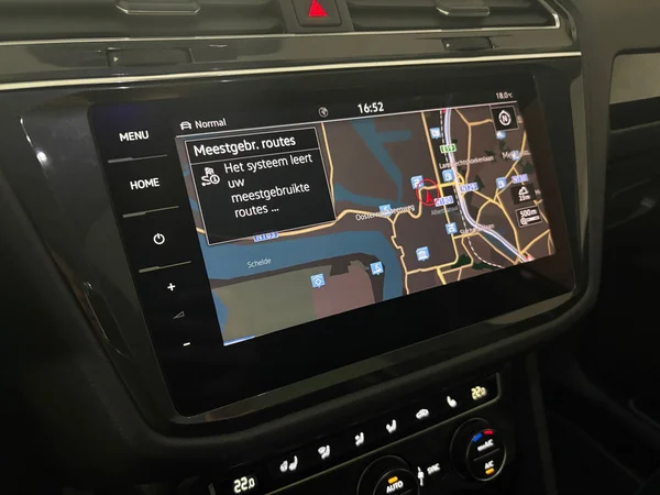 VOLKSWAGEN Tiguan Allspace (2019) — foto 16 van 16
