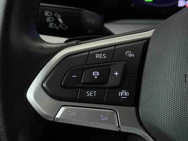 VOLKSWAGEN Golf Variant (2024) — foto 9 van 28