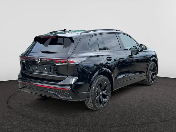 VOLKSWAGEN Tiguan (2025) — foto 12 van 22