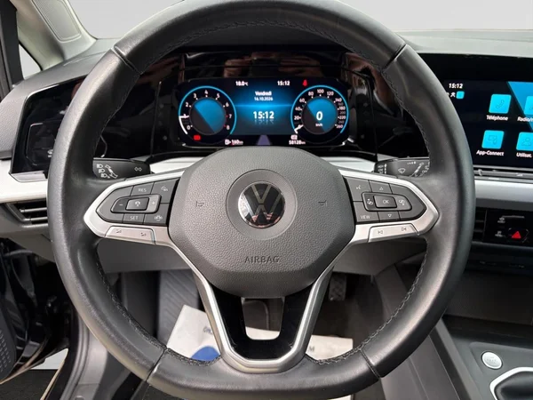 VOLKSWAGEN Golf VIII (2021) — foto 15 van 15