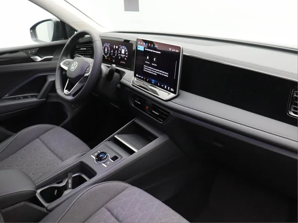 VOLKSWAGEN Tiguan (2026) — foto 14 van 15