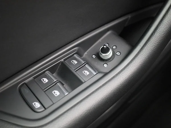 Audi A4 (2023) — foto 21 van 45