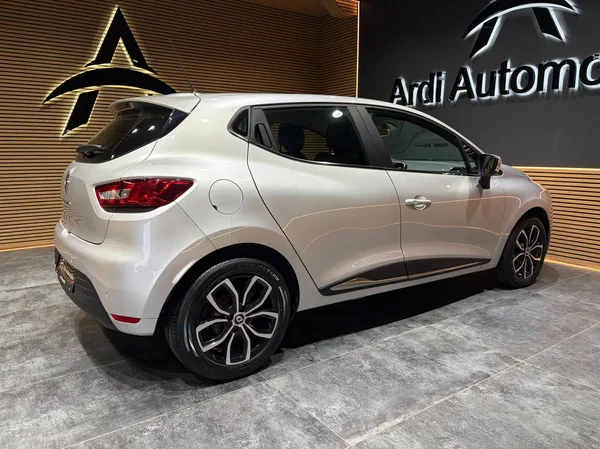 Renault Clio (2019) — foto 13 van 21
