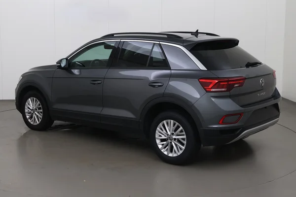Volkswagen T-Roc (2022) — foto 12 van 18