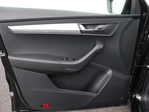 SKODA Karoq (2024) — foto 8 van 17