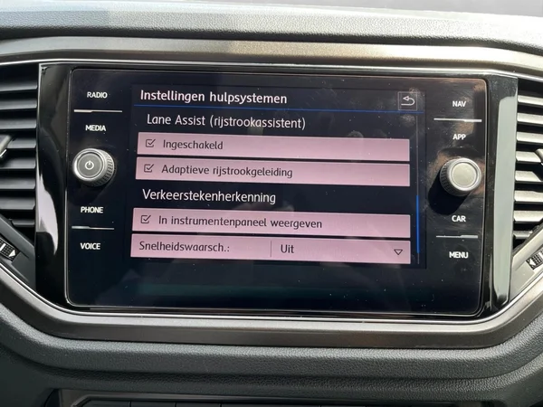 VOLKSWAGEN T-Roc (2019) — foto 7 van 22