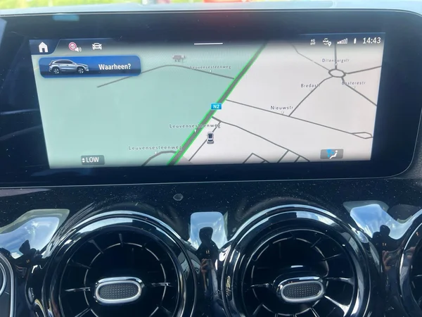 Mercedes-Benz GLA (2025) — foto 5 van 17