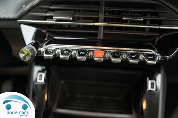Peugeot 208 (2021) — foto 16 van 38