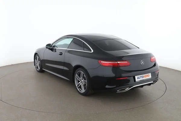 Mercedes-Benz E-Klasse (2019) — foto 10 van 16