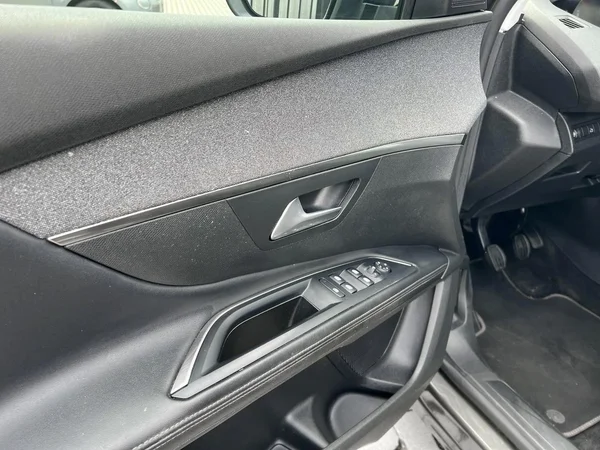Peugeot 5008 (2020) — foto 9 van 22