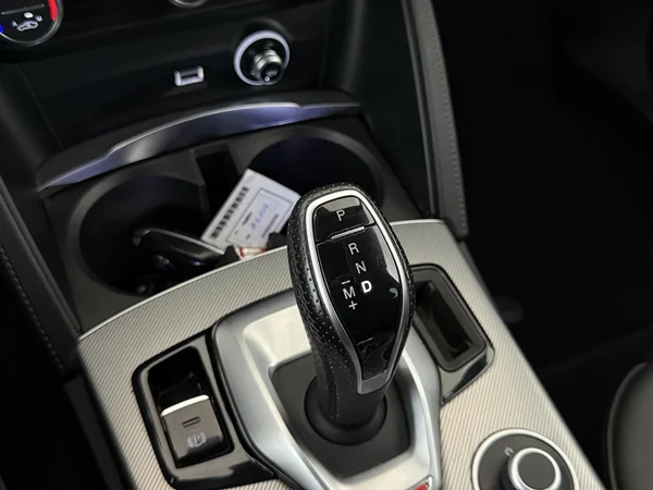 Alfa Romeo Stelvio (2022) — foto 4 van 31