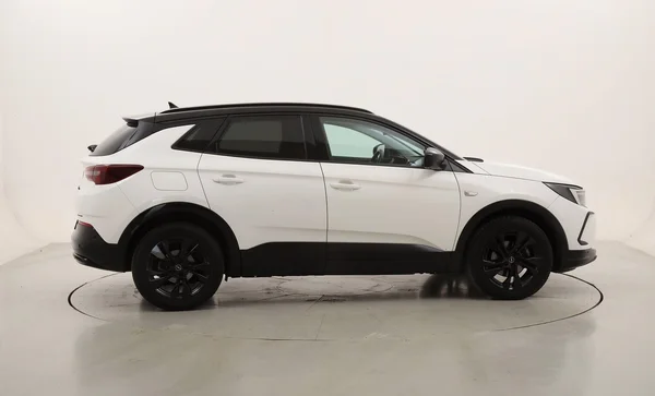 Opel Grandland (2022) — foto 22 van 25