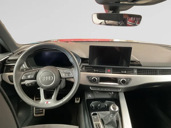 AUDI A4 SW (2020) — foto 2 van 24