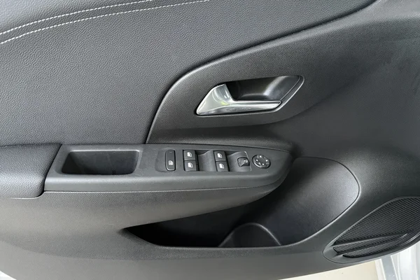 Opel Corsa (2025) — foto 8 van 23