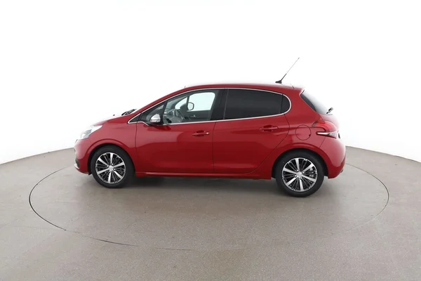 Peugeot 208 (2018) — foto 9 van 16