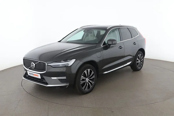 Volvo XC60 (2021) — foto 1 van 16