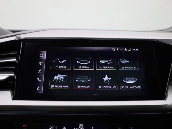 Audi Q4 e-tron (2021) — foto 24 van 48