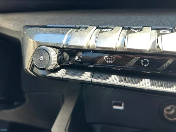 PEUGEOT 5008 Dsl (2022) — foto 15 van 32