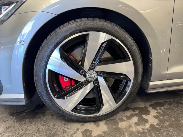 VOLKSWAGEN Golf VII GTI (2019) — foto 15 van 23