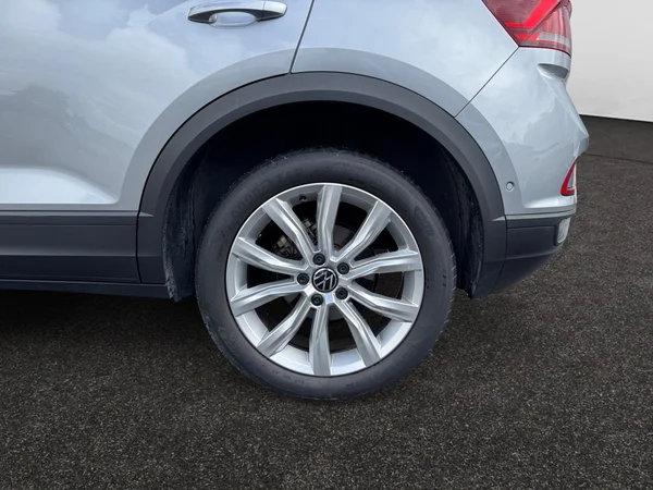 VOLKSWAGEN T-Roc (2025) — foto 12 van 16