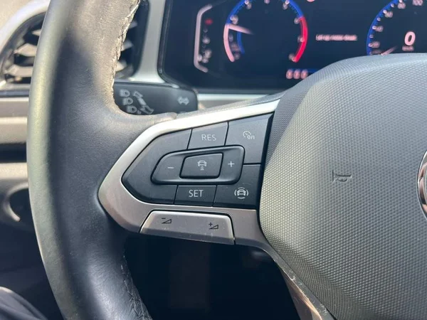 VOLKSWAGEN T-Roc (2023) — foto 8 van 24