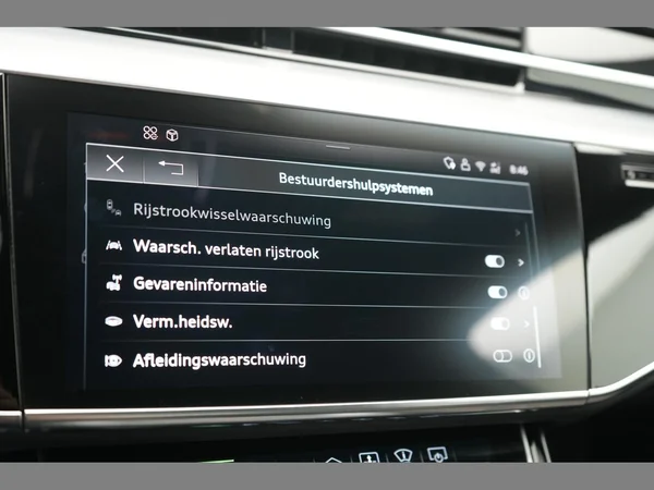 AUDI A8 Long PHEV (2024) — foto 19 van 53