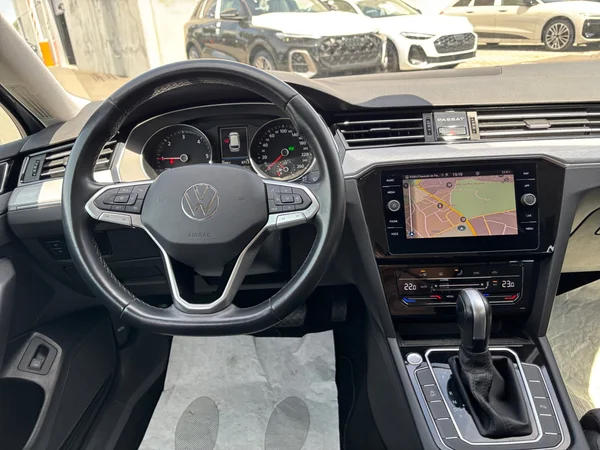 VOLKSWAGEN Passat Variant (2022) — foto 7 van 22