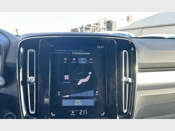 Volvo XC40 (2018) — foto 7 van 30