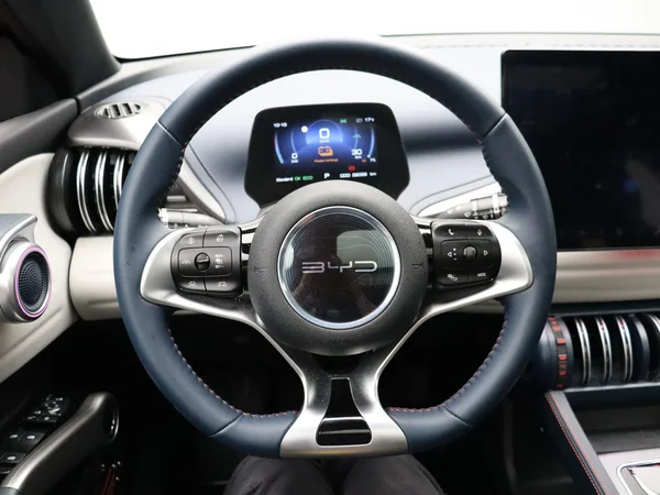BYD ATTO 3 (2023) — foto 13 van 33