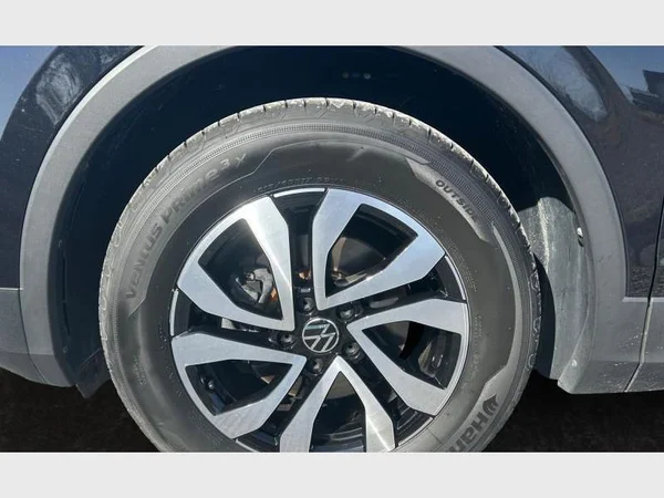 Volkswagen Tiguan (2022) — foto 22 van 29