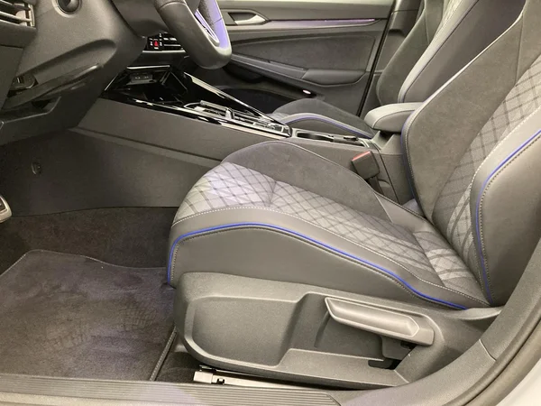 VOLKSWAGEN Golf VIII (2025) — foto 14 van 36