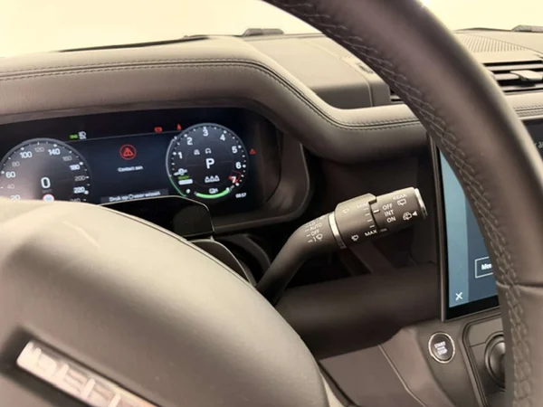 Land Rover Defender — foto 6 van 22