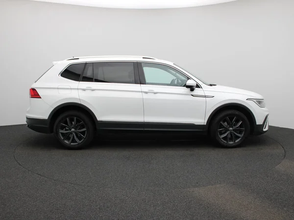 Volkswagen Tiguan (2022) — foto 43 van 45