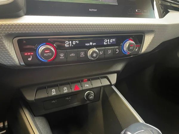 AUDI A1 Sportback (2025) — foto 2 van 16