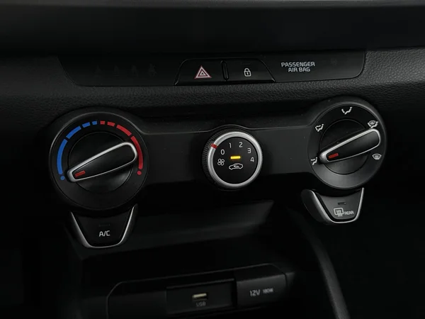 KIA Stonic (2022) — foto 15 van 23