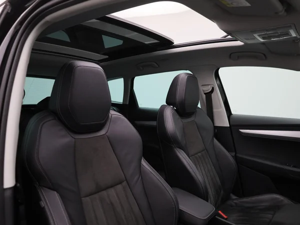 Škoda Karoq (2022) — foto 25 van 40